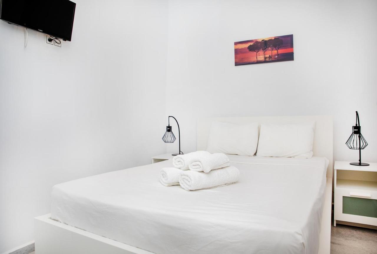 Caper-2 Bedroom Traditional Home With Amazing View Науса Екстериор снимка