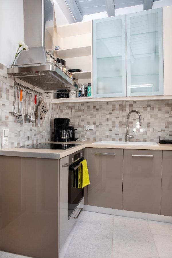 Caper-2 Bedroom Traditional Home With Amazing View Науса Екстериор снимка