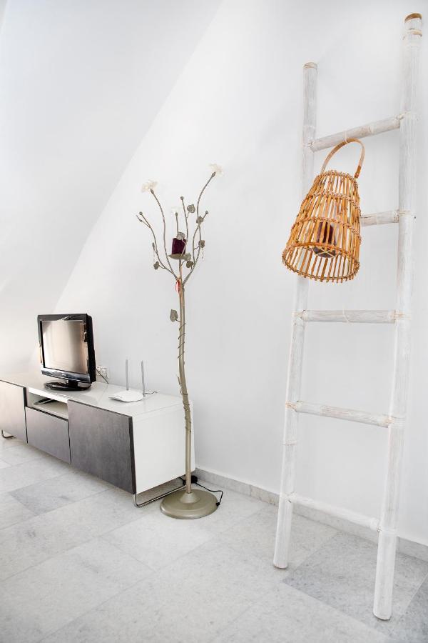 Caper-2 Bedroom Traditional Home With Amazing View Науса Екстериор снимка