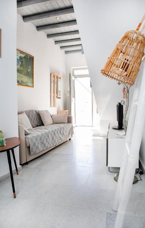 Caper-2 Bedroom Traditional Home With Amazing View Науса Екстериор снимка