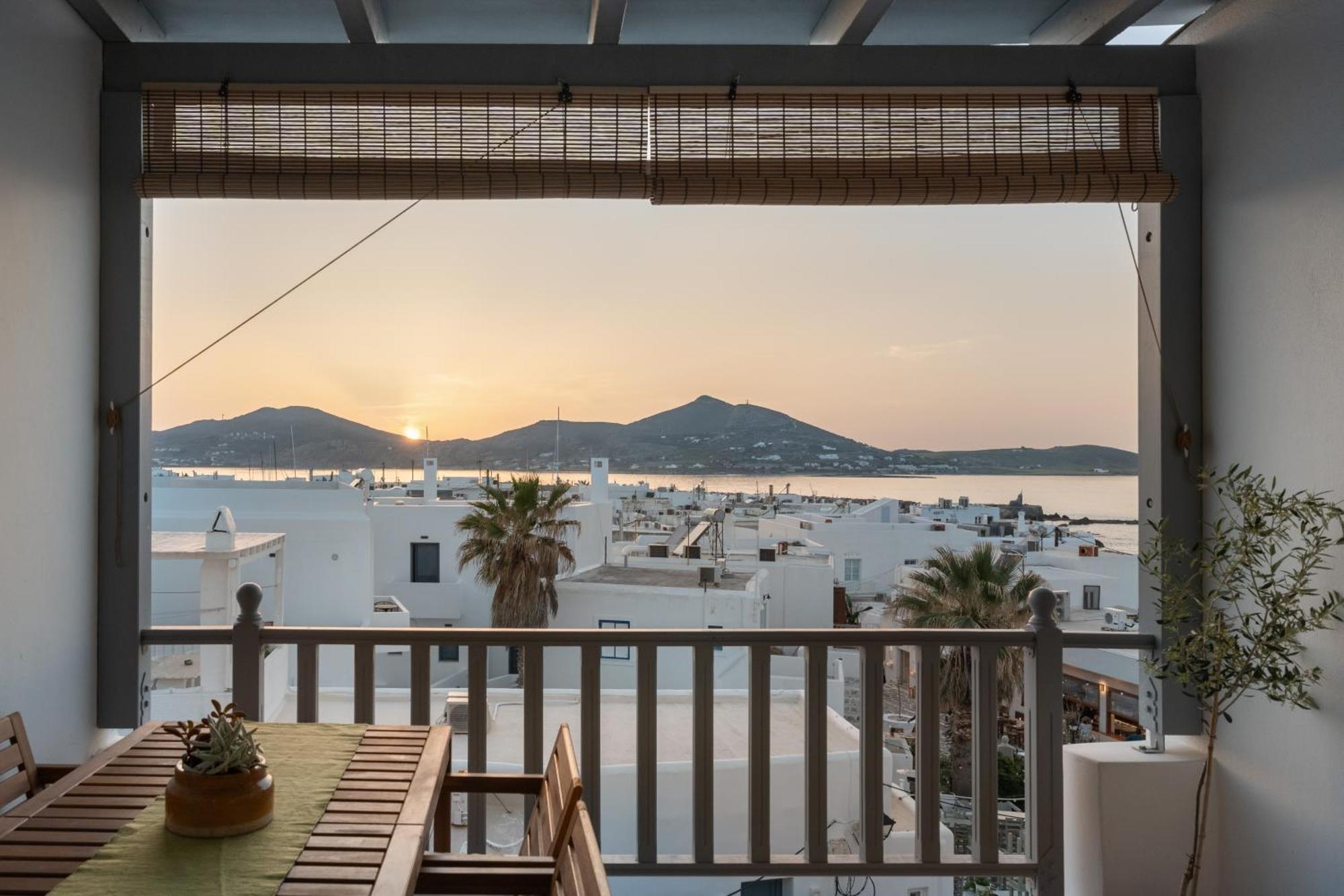 Caper-2 Bedroom Traditional Home With Amazing View Науса Екстериор снимка