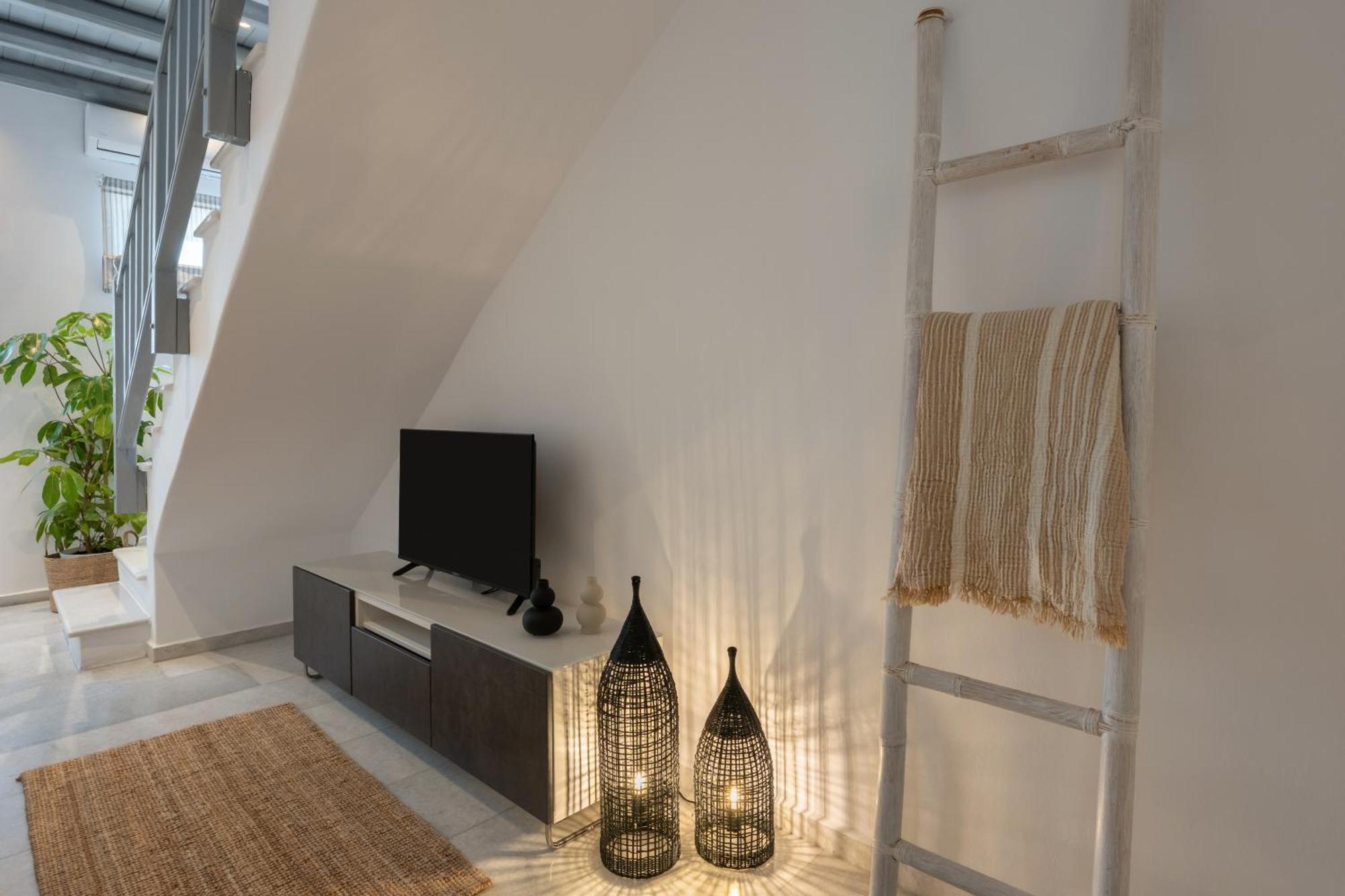 Caper-2 Bedroom Traditional Home With Amazing View Науса Екстериор снимка