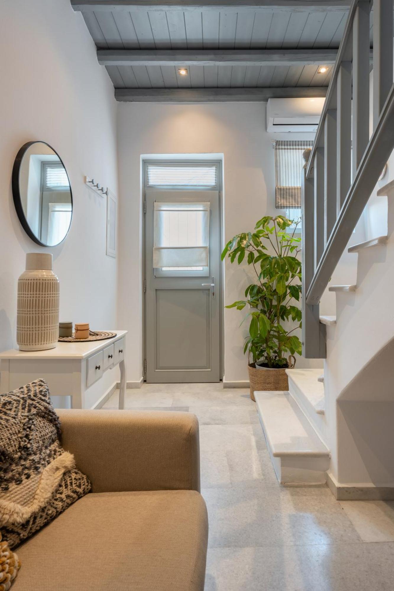 Caper-2 Bedroom Traditional Home With Amazing View Науса Екстериор снимка