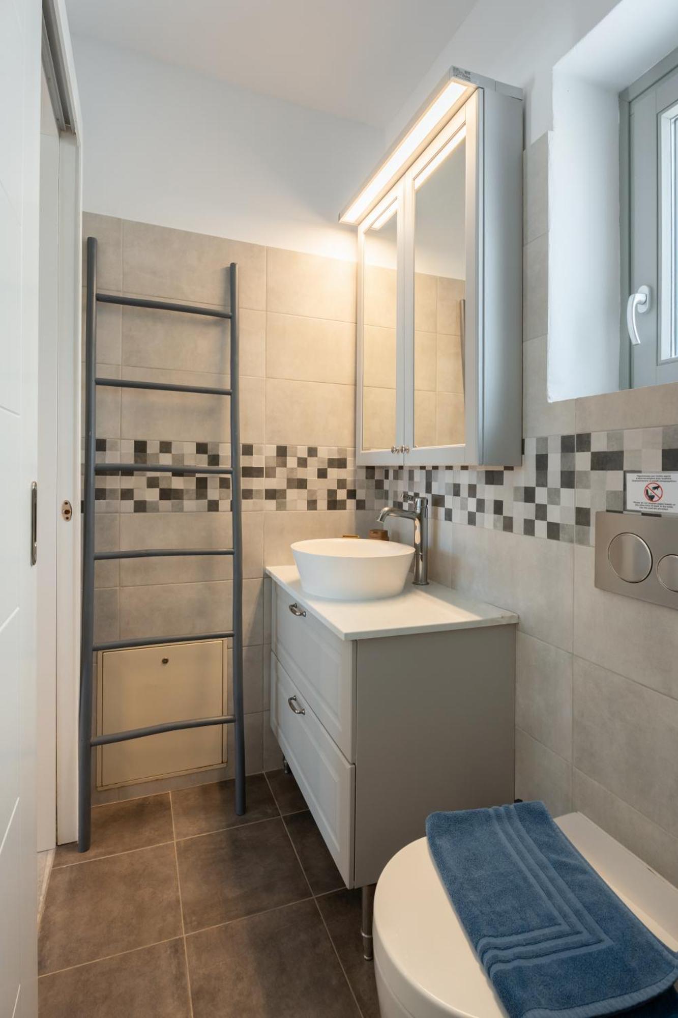 Caper-2 Bedroom Traditional Home With Amazing View Науса Екстериор снимка
