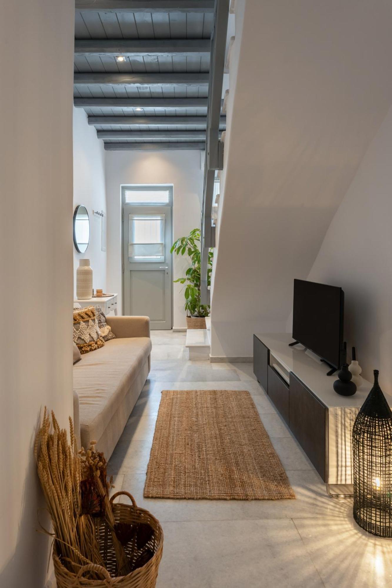 Caper-2 Bedroom Traditional Home With Amazing View Науса Екстериор снимка